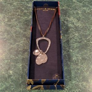 Pendant necklace